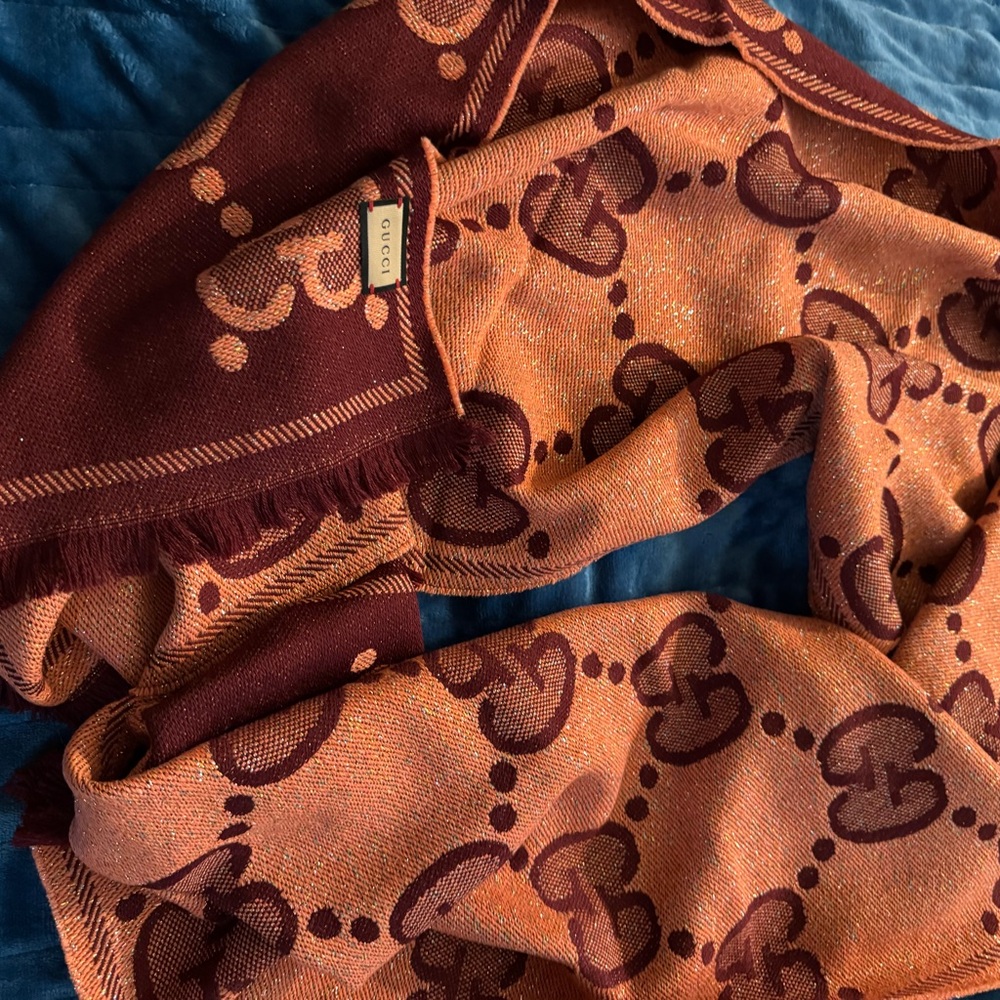 Gucci metallic pink and Burgundy Scarf - Picture 7 of 7